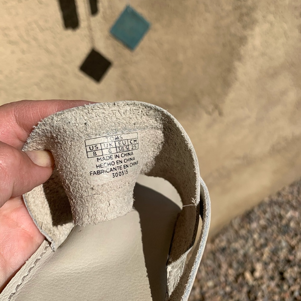 Toms Isabela white cream and blue leather flip flops 8 - Picture 10 of 10